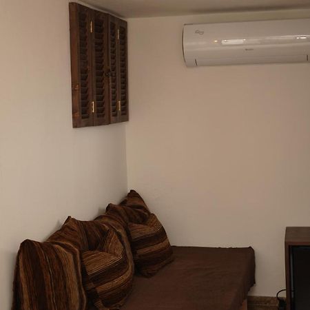 Relax Inn Korce Bagian luar foto