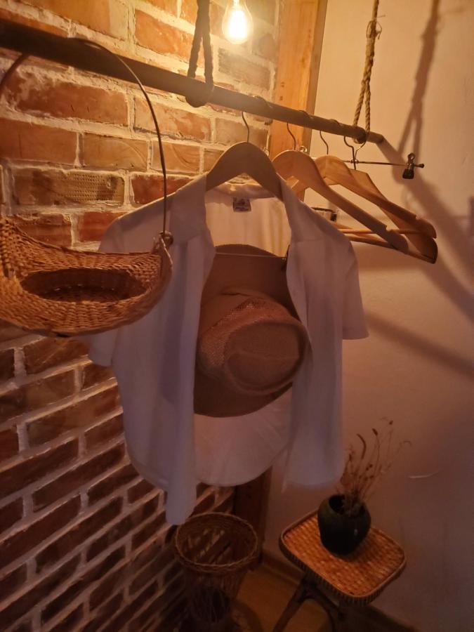Relax Inn Korce Bagian luar foto