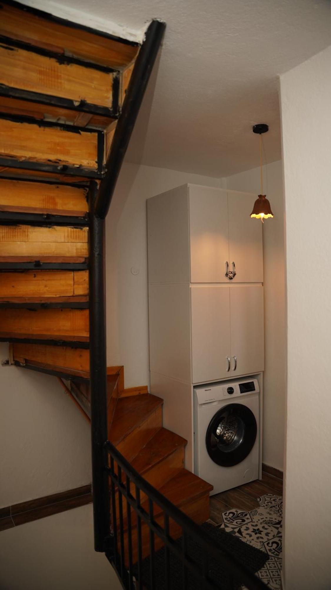 Relax Inn Korce Bagian luar foto